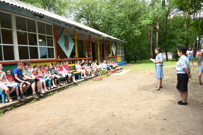 Весёлый урок безопасности прошёл в детском лагере «Сосновый бор»