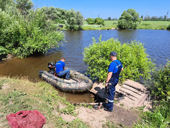 Амурские водолазы обнаружили на дне озера в Октябрьском районе утонувшего подростка