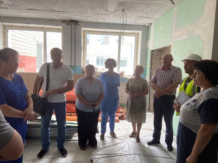 Ход ремонта школы в Свободненском районе оценил амурский депутат
