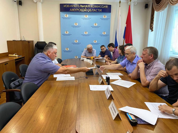Три кандидата на должность Губернатора Амурской области подали документы на регистрацию