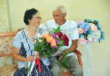 Свадебный вальс через 50 лет подарили гостям юбилейного торжества супруги из Свободного