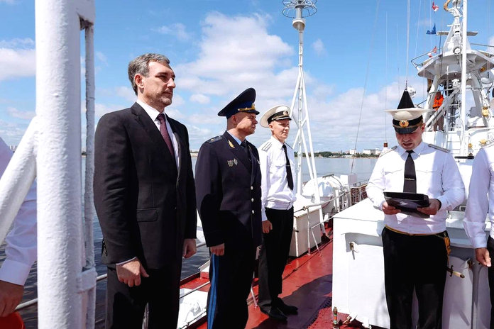 Губернатор Василий Орлов поздравил амурских моряков-пограничников с Днём ВМФ