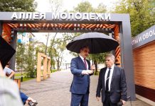 Губернатор Василий Орлов осмотрел благоустроенные в рамках нацпроекта площадки в Белогорске