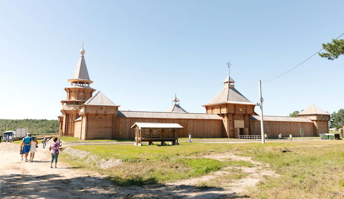 Точную копию построенного первыми русскими поселенцами Албазинского острога открыли в Приамурье
