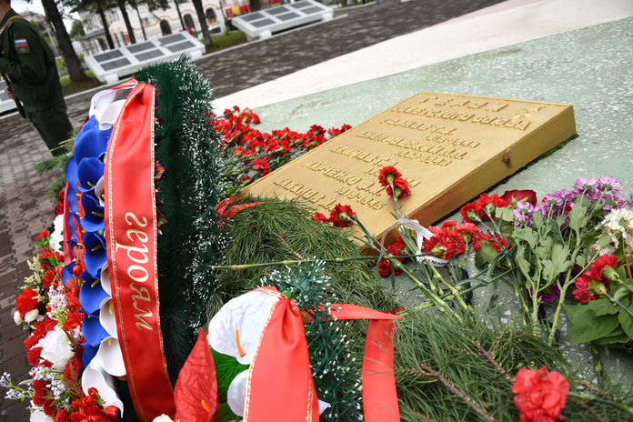 Митинг на Мемориале Славы в Свободном начался под перезвон колоколов храма и гимн России