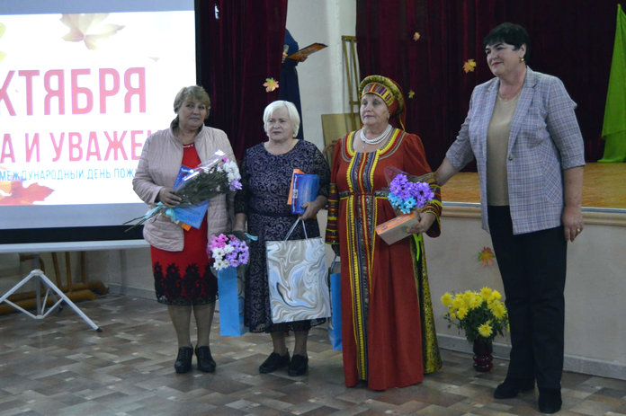 Праздник для пожилых сельчан Свободненского района назвали «Цвет настроения – осень»