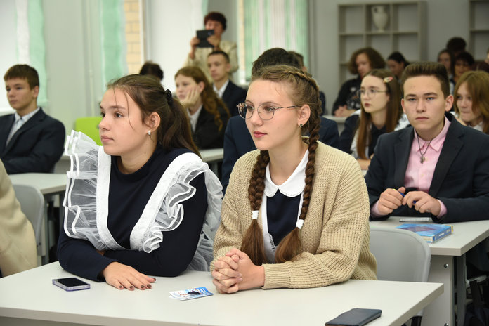 Почти 6,5 миллиона рублей направят в этом году на губернаторские стипендии амурским «круглым» отличникам