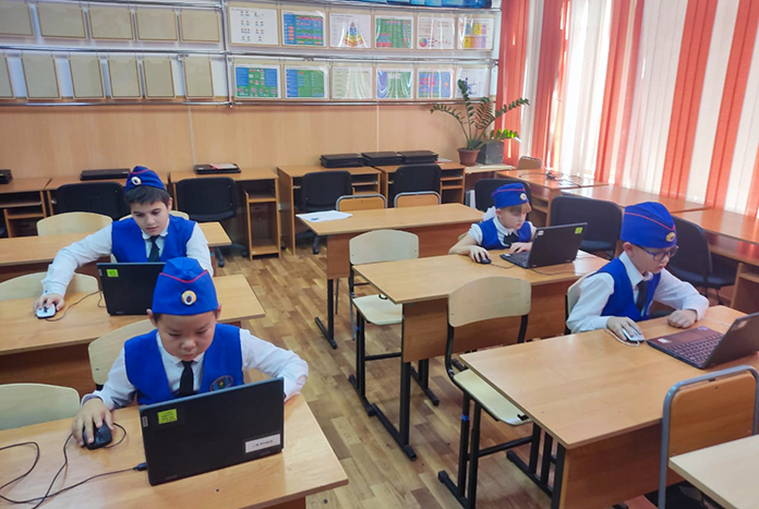 Почти 20,5 тысяч амурских школьников приняли участие во Всероссийской онлайн-олимпиаде «Безопасные дороги»