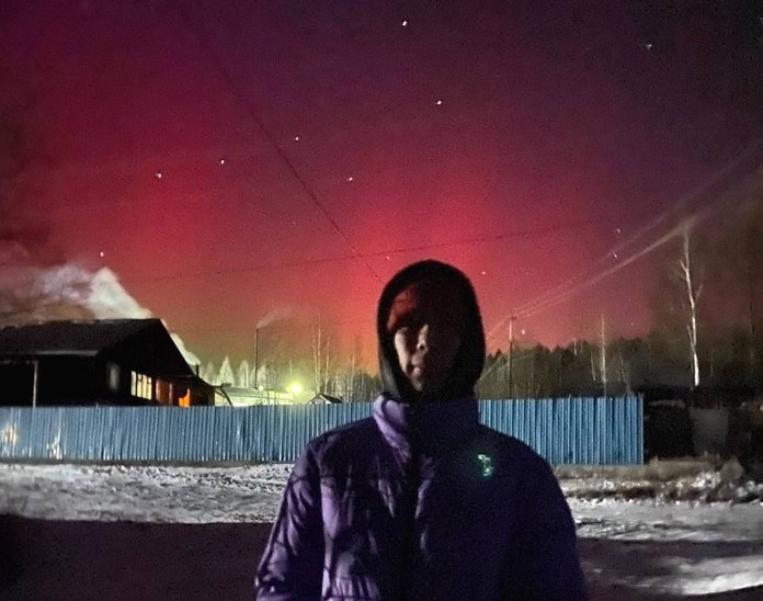Необычное красное полярное сияние на севере Приамурья вызвано сильнейшей магнитной бурей