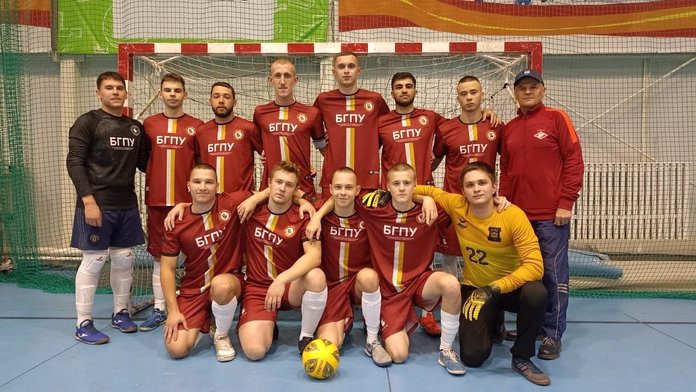 Команда «Газовик» из Свободного одержала первую победу в чемпионате по футболу на призы губернатора