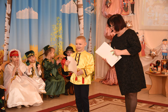 Свободненский детский сад провёл яркий конкурс «Я в национальном костюме»