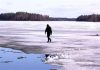 Жители свободненского села спасли дрейфовавшего на льдине по Зее мужчину