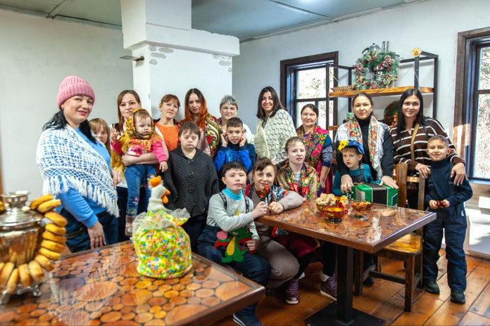 «Шишкин дом» в дендрарии Свободного стал местом для фотосессии в русском стиле ко Дню матери
