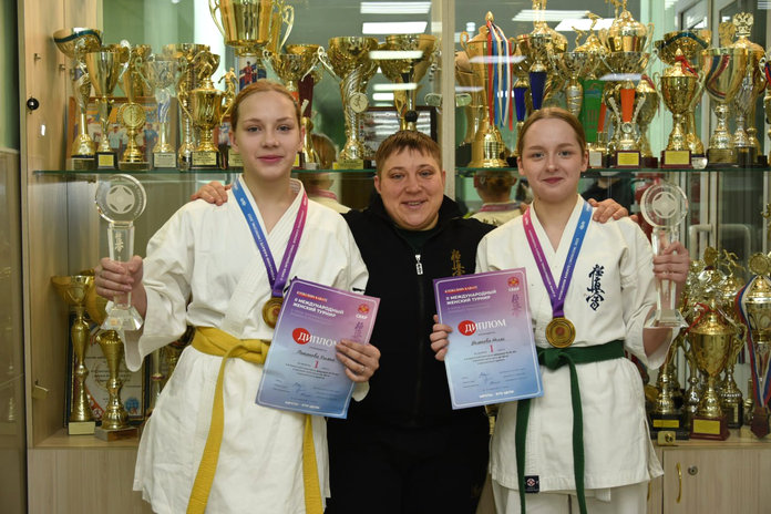 Две золотые медали завоевали свободненские каратистки на международном турнире в Москве