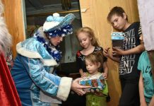 Цель акции «Дед Мороз в каждый дом!» — собрать более 1000 новогодних подарков для свободненских детей