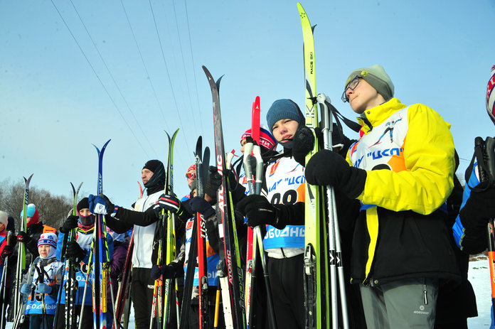 На открытии зимнего сезона в Свободном лыжники стрелой летели к финишу