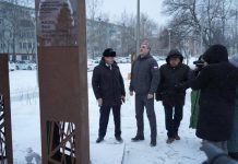 Губернатор Василий Орлов посетил в Свободном сквер с памятником воинам-интернационалистам