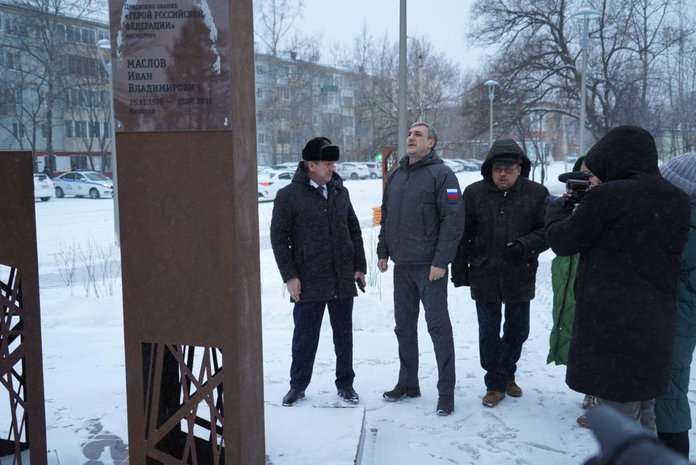 Губернатор Василий Орлов посетил в Свободном сквер с памятником воинам-интернационалистам