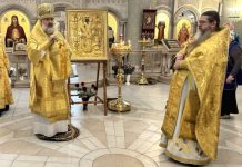 Настоятеля храма протоиерея Валерия поздравили с 25-летием священнического служения в Свободном