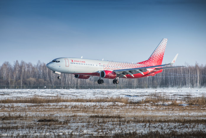 Новая взлётно-посадочная полоса в аэропорту Благовещенска приняла первый самолёт