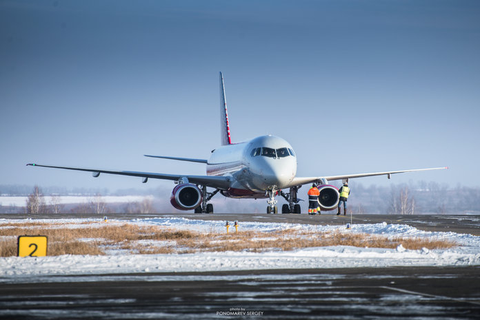 Новая взлётно-посадочная полоса в аэропорту Благовещенска приняла первый самолёт