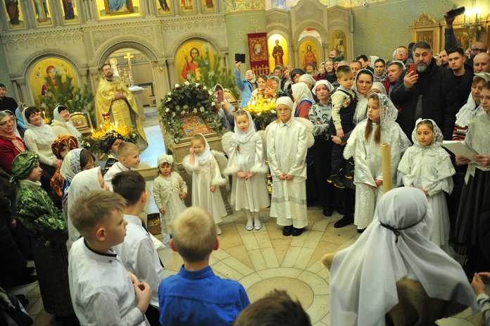Амурчане вместе со всем православным миром отмечают Рождественский сочельник