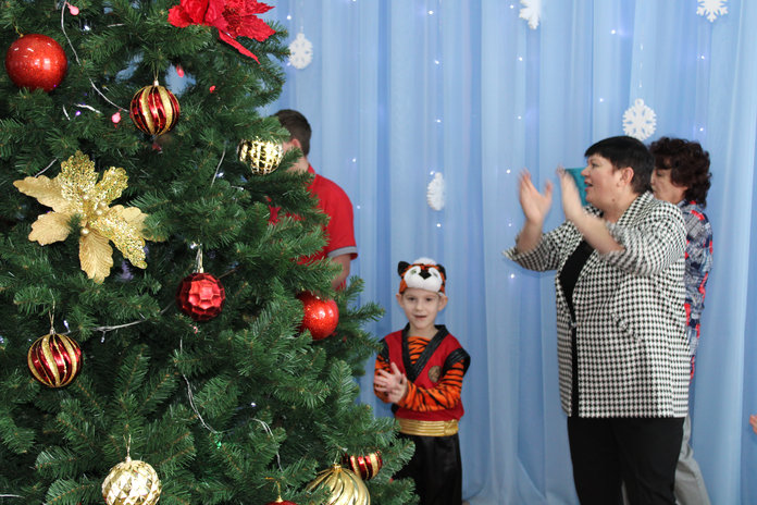 Дед Мороз и Снегурочка из полиции пришли в Свободненский детский приют с подарками