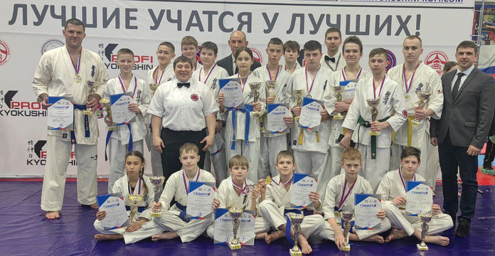 17 побед одержали свободненские каратисты на Кубке Амурской области