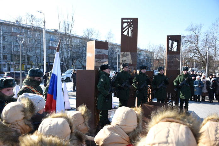 Свободненцы почтили память воинов-интернационалистов на митинге в новом сквере