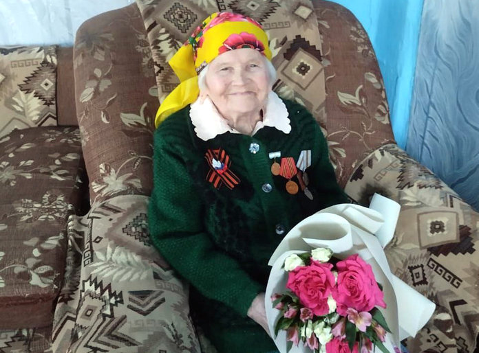 В Свободненском районе с 95-летием поздравили жительницу села Загорная Селитьба