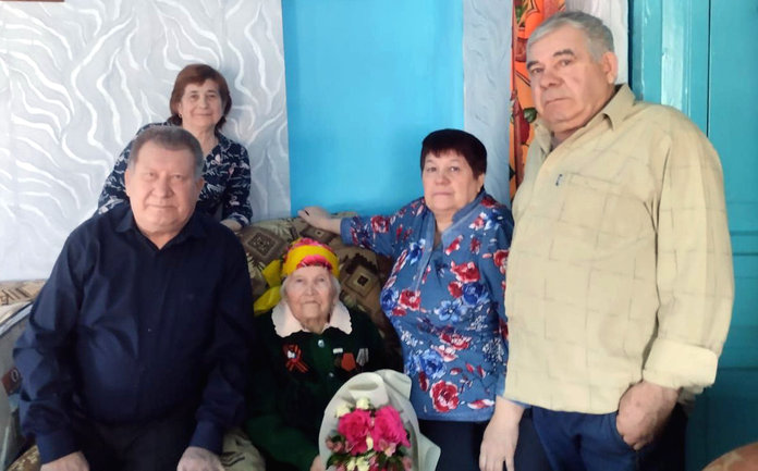 В Свободненском районе с 95-летием поздравили жительницу села Загорная Селитьба