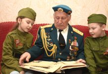 Бравый десантник Николай Крюков отметил в Свободном своё 85-летие