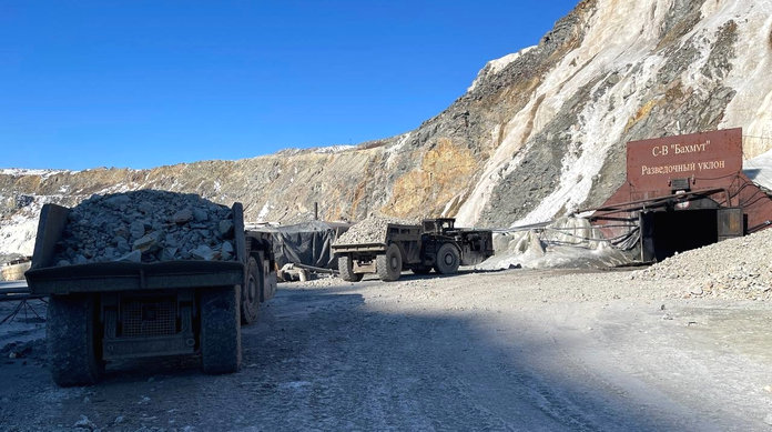 Спасательные работы на руднике «Пионер» в Амурской области ведутся беспрерывно