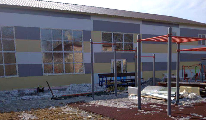 Модульный спортивный зал при школе № 6 города Свободный подрядчик обещает сдать к концу апреля