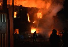 Причиной пожара в здании рядом с городской больницей в Свободном мог стать поджог