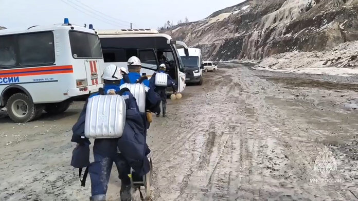 Аварийно-спасательные работы на руднике «Пионер» осложняют погодные условия