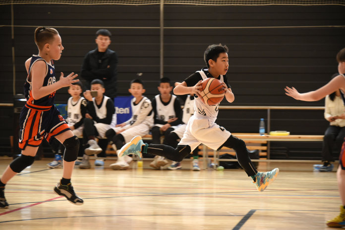 Команду юных баскетболистов из Китая тепло приняли в Свободном