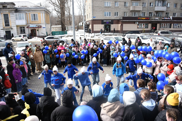 Свободненцы вновь активно поддержали акцию «Зажги синим!»
