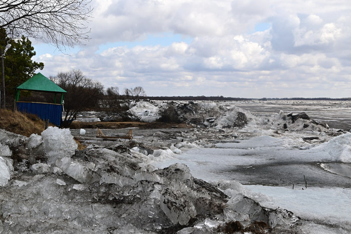 Мощный ледяной затор на реке Зея заставил свободненцев поволноваться