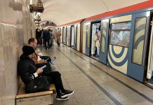 Чем заняты дальневосточники в московском метро