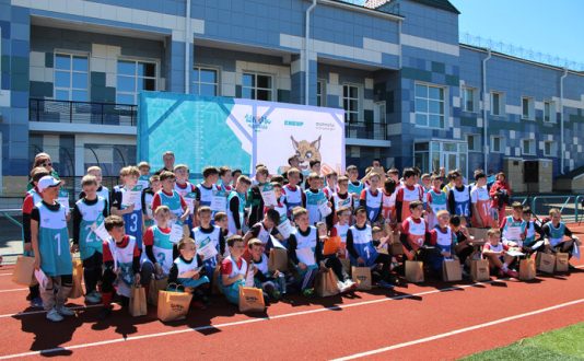 Отбор в «Школу футбола» СИБУРа собрал на свободненском стадионе более 100 амурских ребят